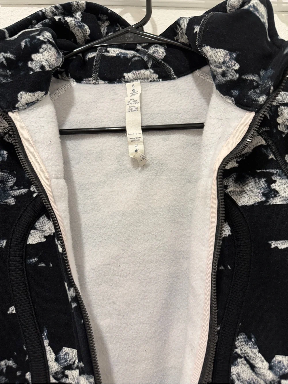 Lululemon Scuba Hoodie - Sz 6